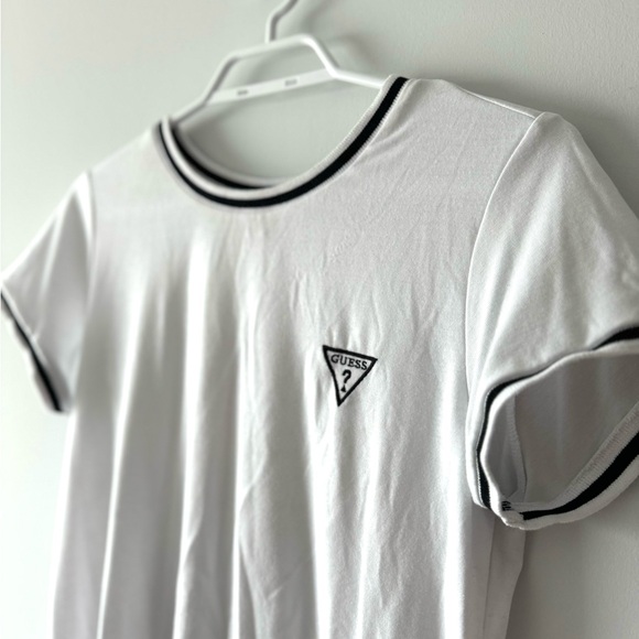 Guess White Tshirt - Picture 2 of 4